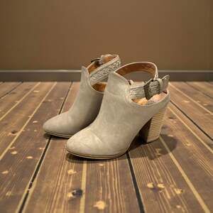 Beast Fashion Pointed Metal-Tip Toe Block Heel Ankle Boots